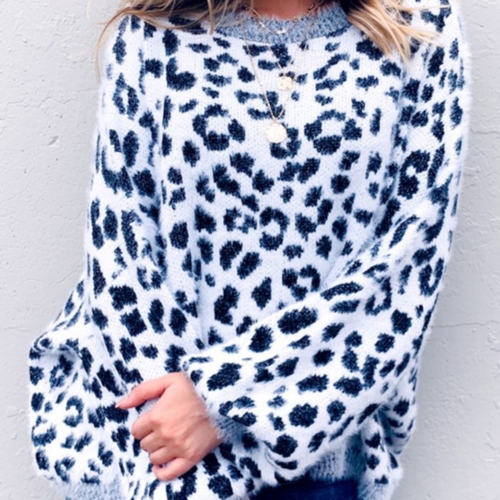 SNOW LEOPARD Print Fuzzy Sweater - Picture 3 of 5